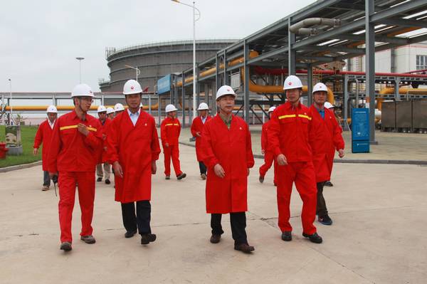 复件 陈军斌副校长一行参观冀东油田油气集输公司南堡联合站生产现场1.jpg